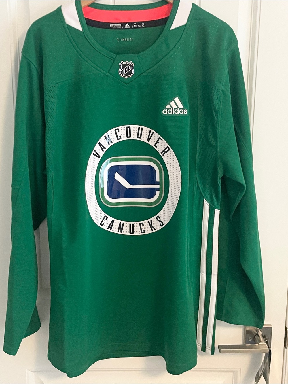 BNWT Authentic Adidas Vancouver Canucks Green Practice Jersey Size 52 Large NEW